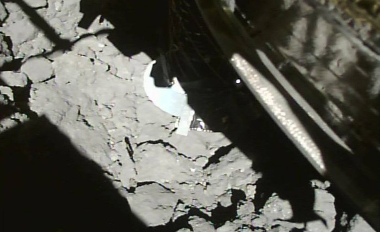 FOTO Japanska Hayabusa 2 uspješno se spustila na asteroid Ryugu